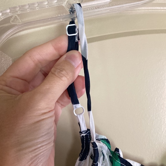 Banana Republic factory navy/green floral top - Picture 4 of 5